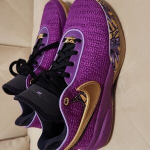 Nike Lebron Shoes 6Y